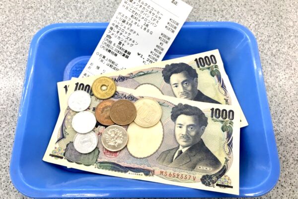 1か月に5万円以上も… 子育てママが【コンビニ】で買い物する金額、商品とは 「お弁当作りにベンリ」の声も