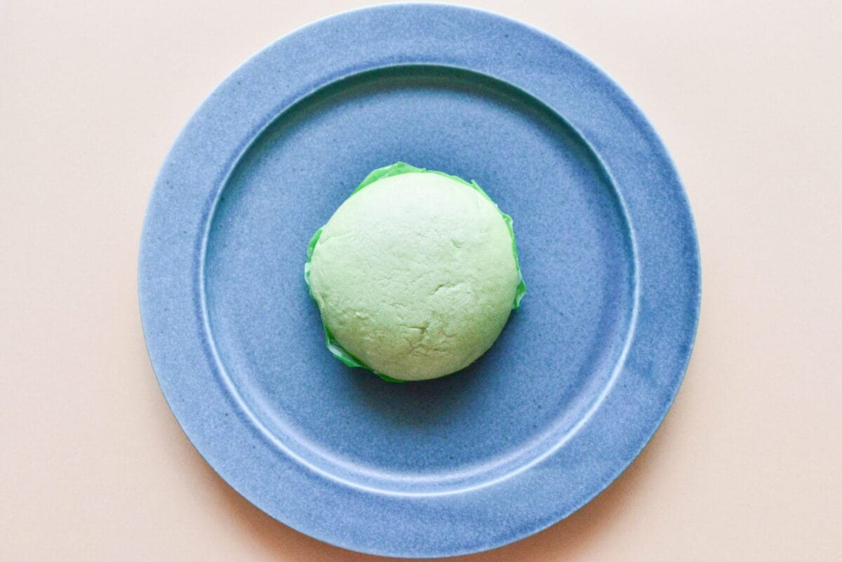 見つけたらラッキー!「ハマるうまさ」【ローソン】抹茶ショコラまん