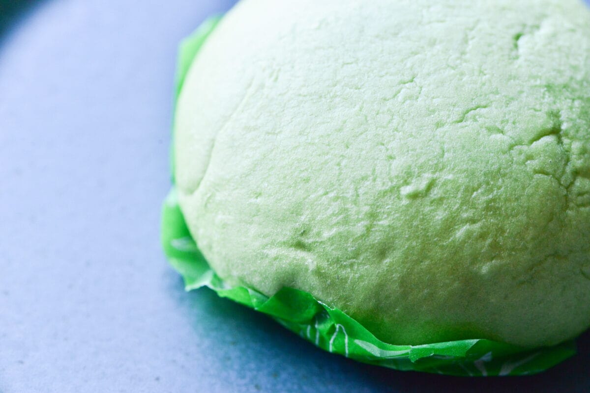 見つけたらラッキー！「ハマるうまさ」【ローソン】抹茶ショコラまん