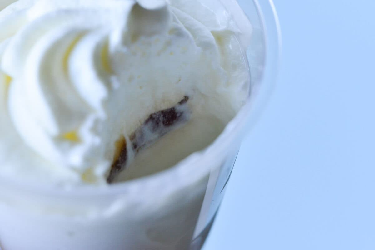 あのご褒美スイーツが登場【セブン】ホイップクリームのミルクプリン