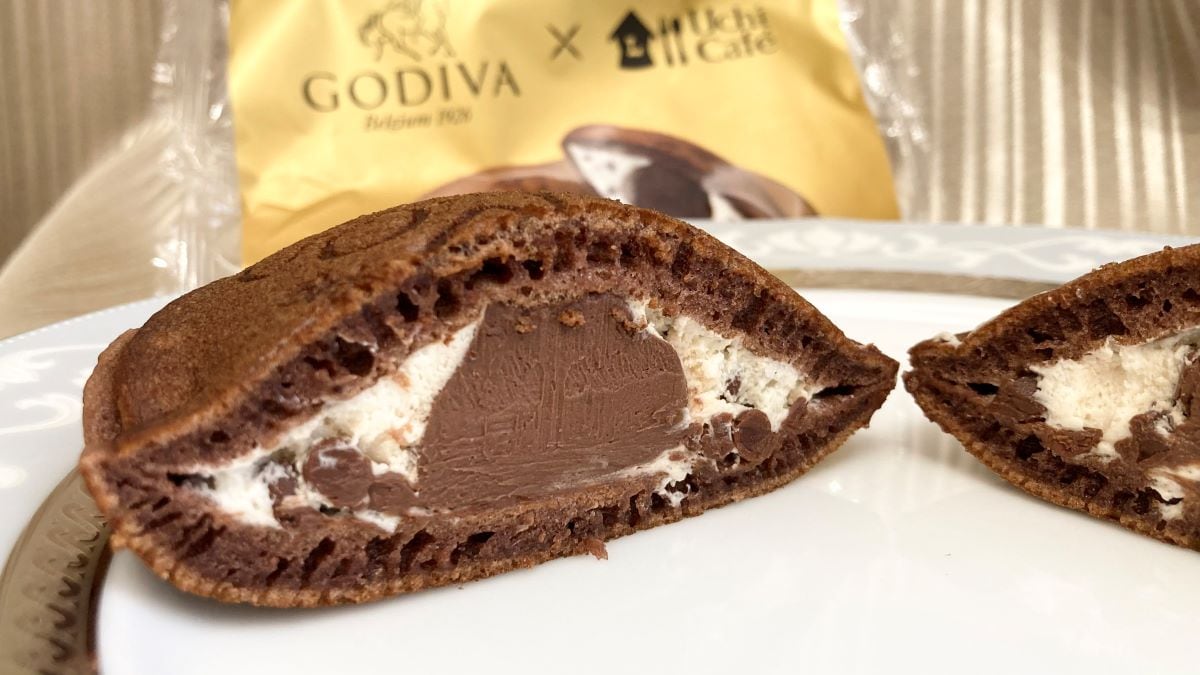 高級感すごっ!Uchi Café×GODIVA【ローソン】どらもっちショコラ 高級感すごっ!Uchi Café×GODIVA【ローソン】どらもっちショコラ