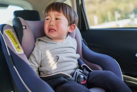 えっ…車の中なのに「孫ちゃんを抱っこしたい」　チャイルドシートを使わない義母に激怒