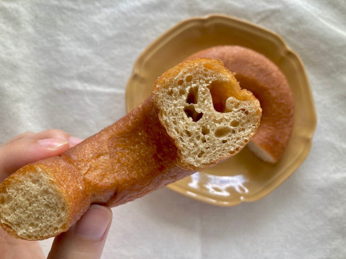 素朴で優しいふんわりメープル【セブン】お店で揚げたドーナツ（メープル）