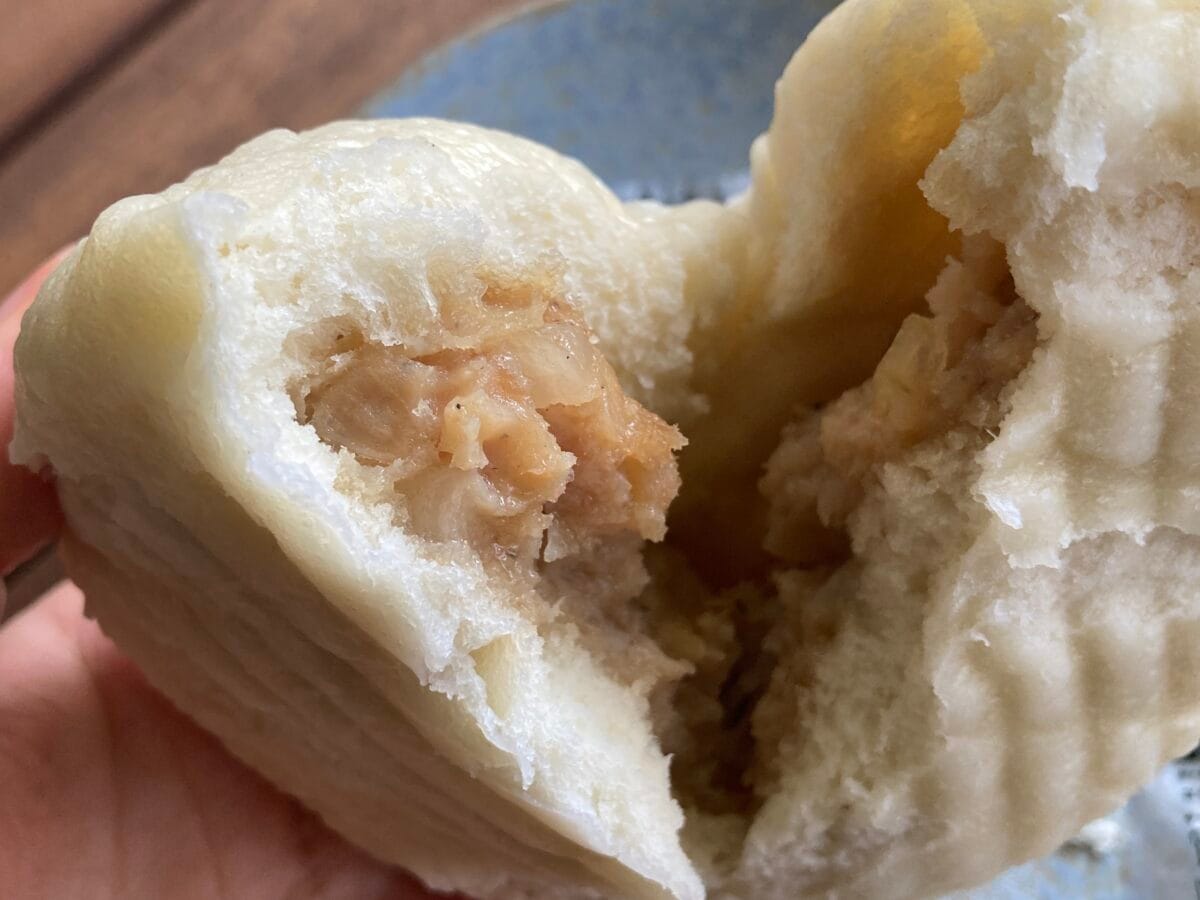 1個で満腹!超ボリューミーな豚まん登場!【セブン】もちもち×ずっしり 大入り豚まん