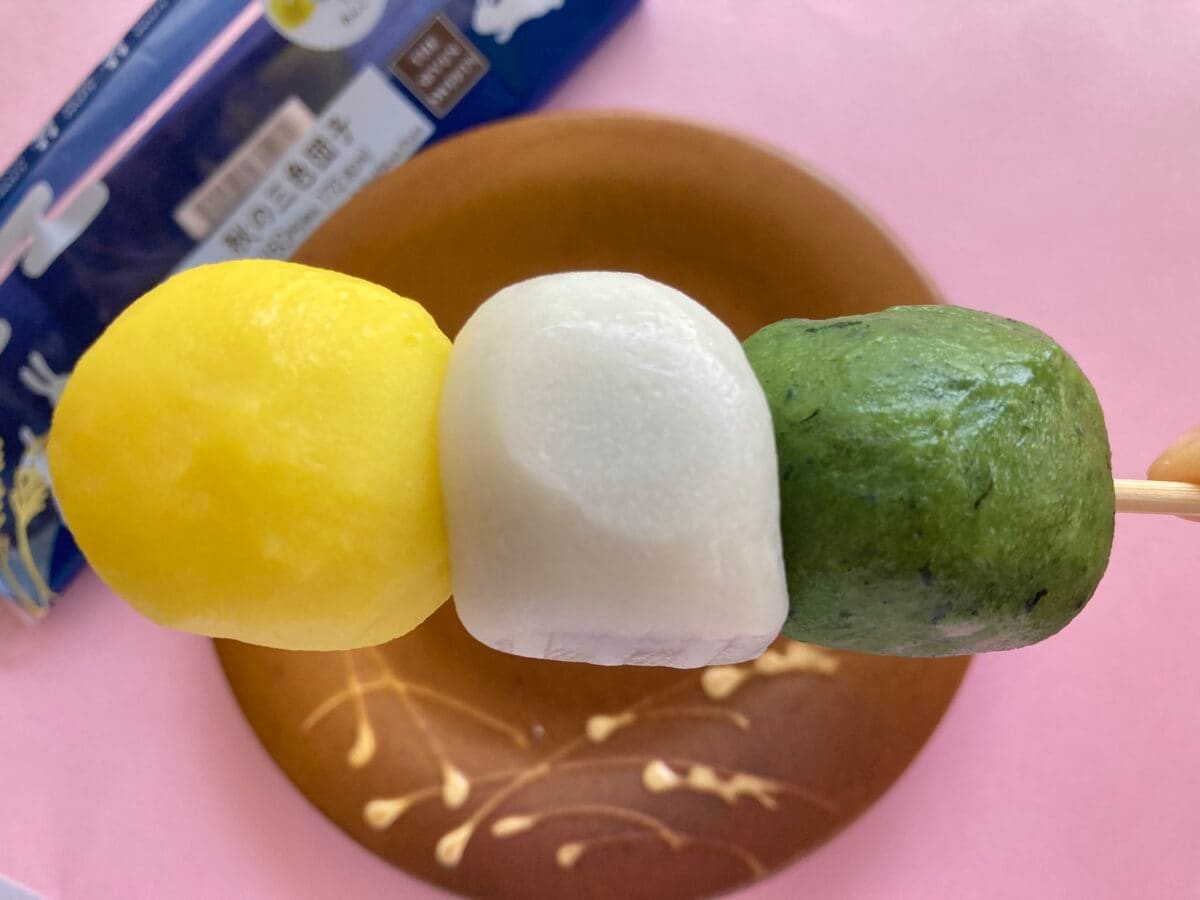 柔らかもっちり優しい甘さ♡ ワンハンドお月見【セブン】秋の三色団子