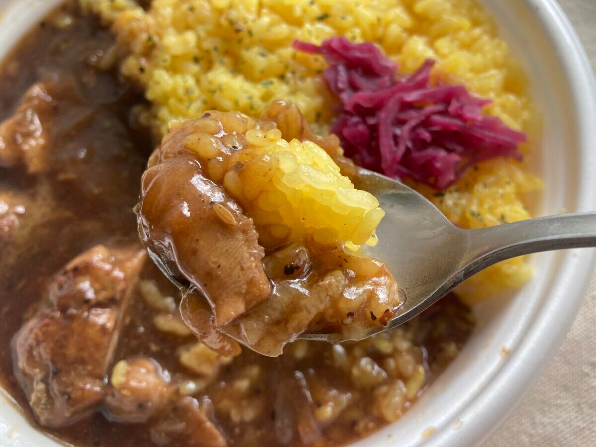 めっっっちゃスパイス！！ 痺れるウマさの本格派【ファミマ】スパイスチキンカレー