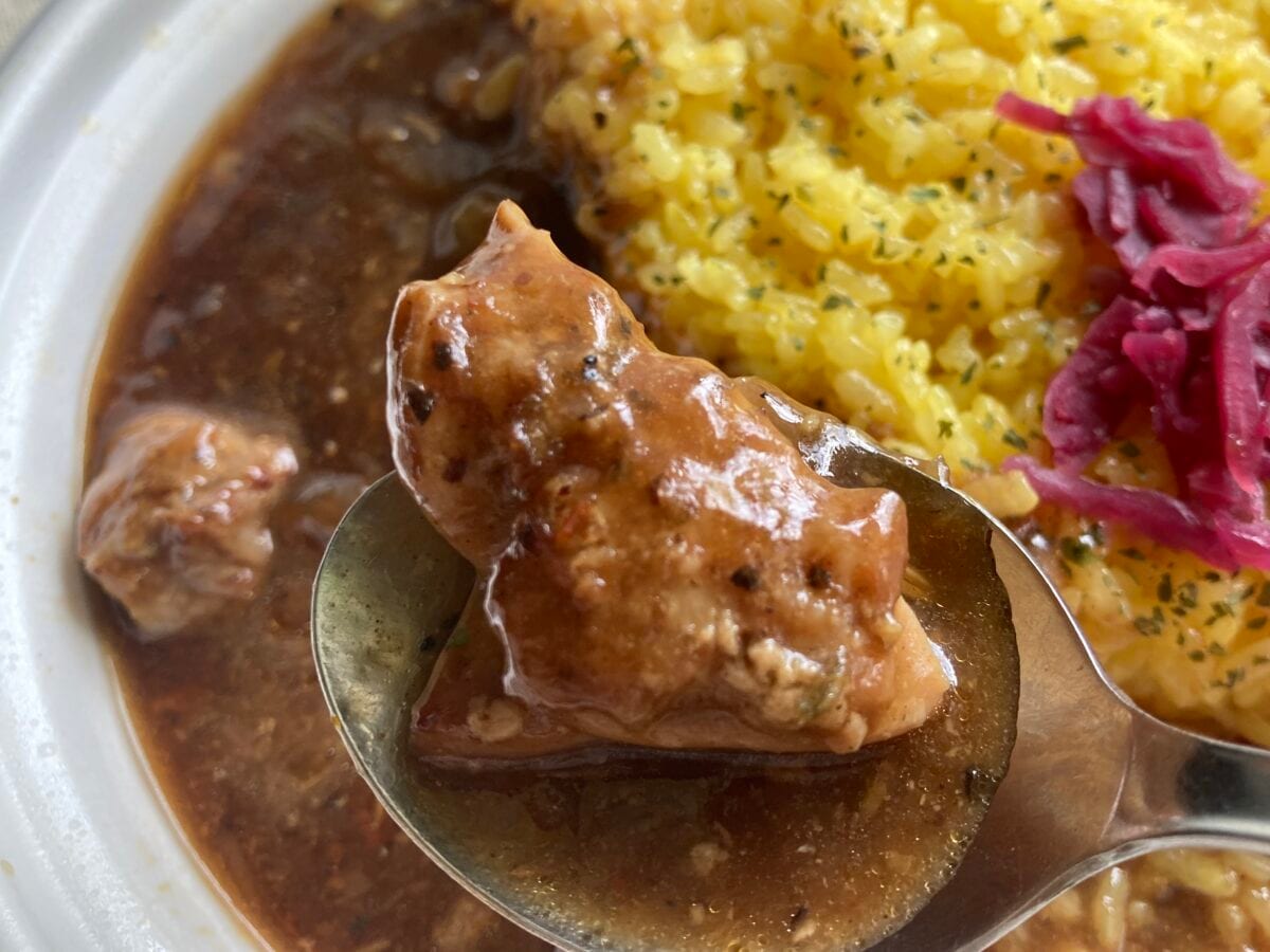 めっっっちゃスパイス！！ 痺れるウマさの本格派【ファミマ】スパイスチキンカレー