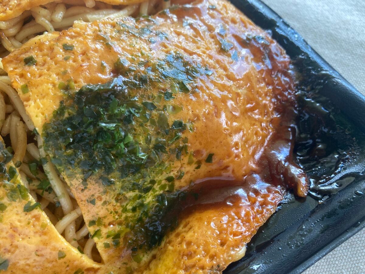 ボリュームすごっ！ 広島の名店監修【ローソン】広島お好み焼　肉玉そば