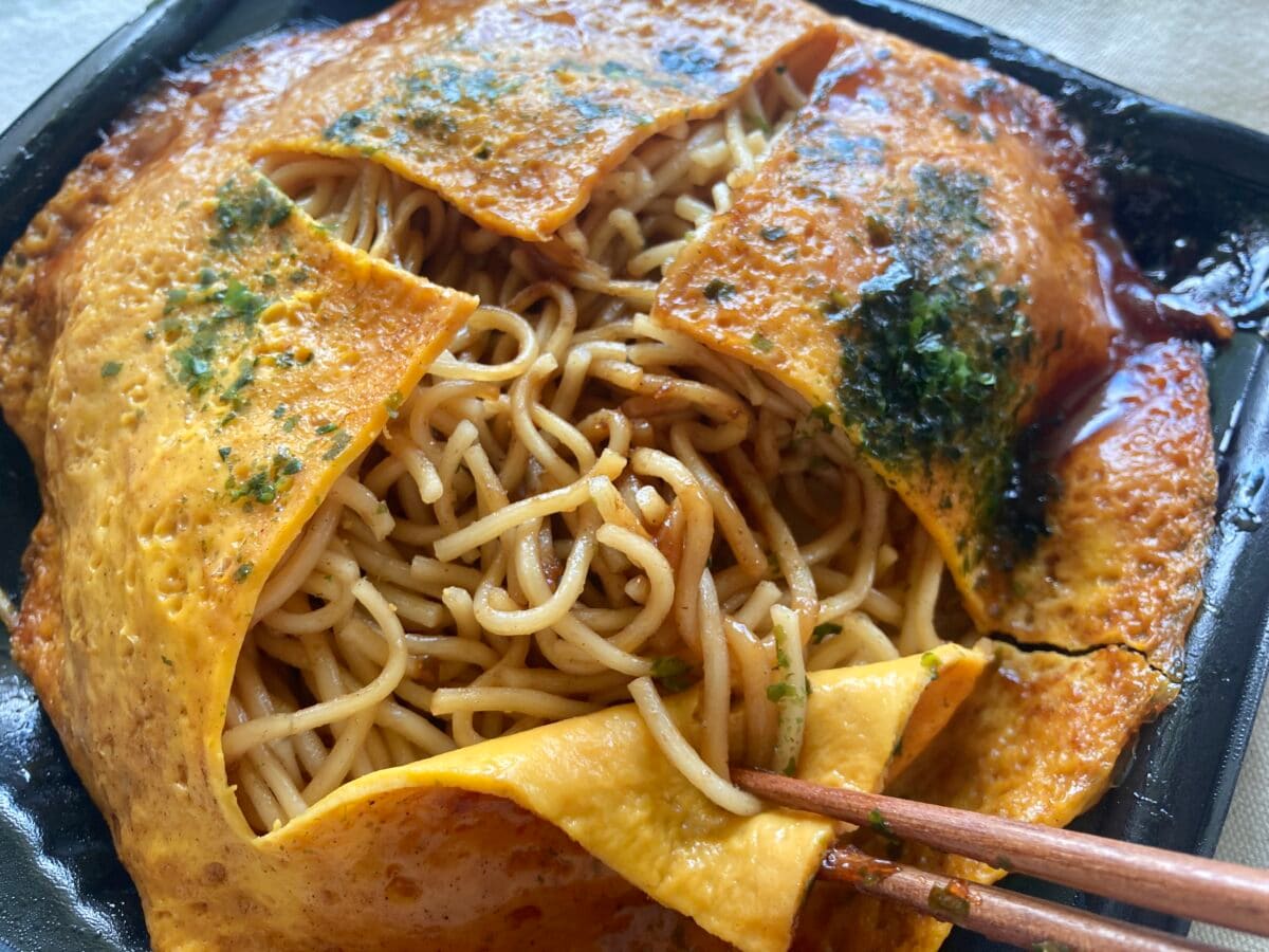 ボリュームすごっ！ 広島の名店監修【ローソン】広島お好み焼　肉玉そば