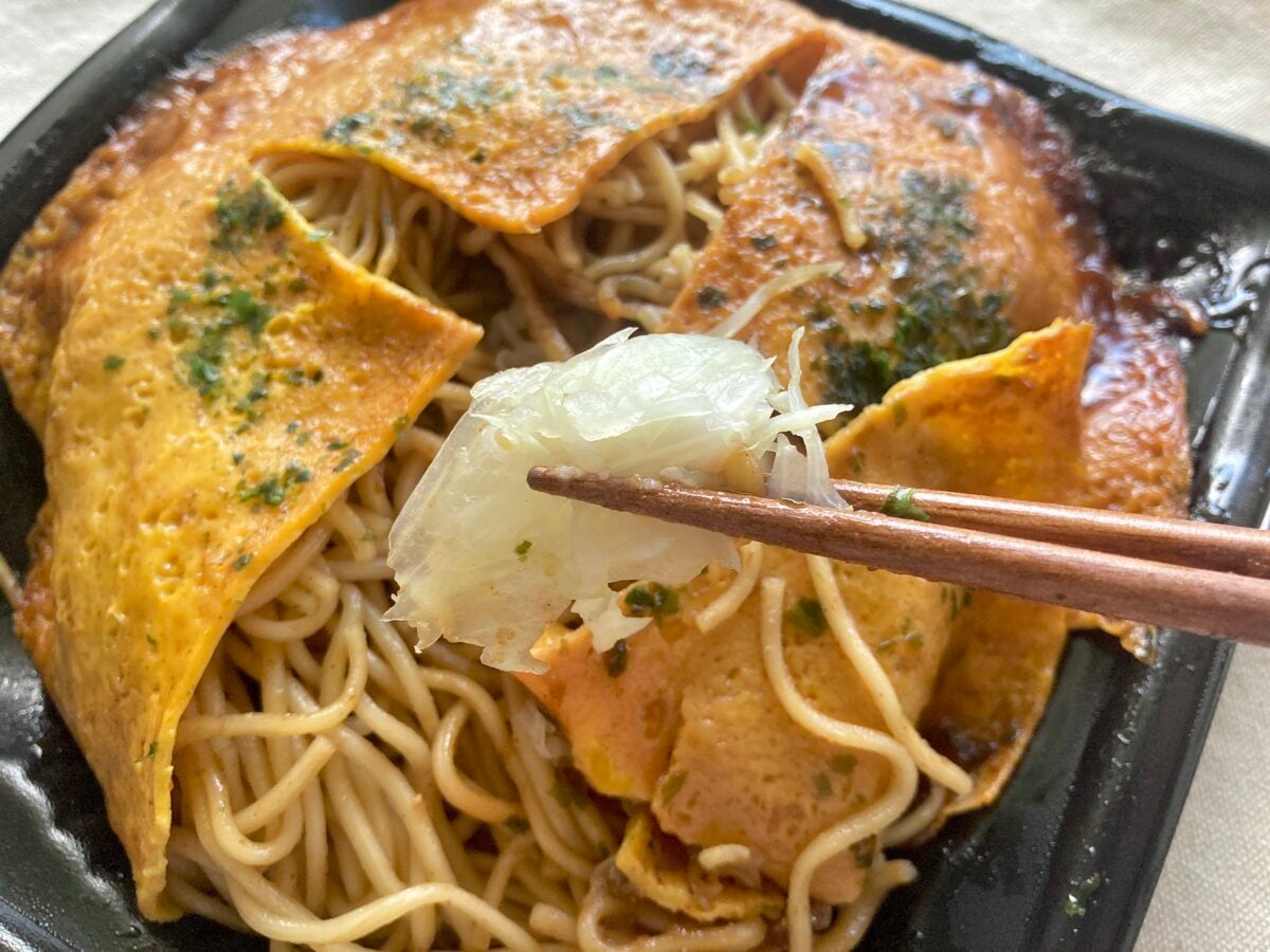 ボリュームすごっ！ 広島の名店監修【ローソン】広島お好み焼　肉玉そば