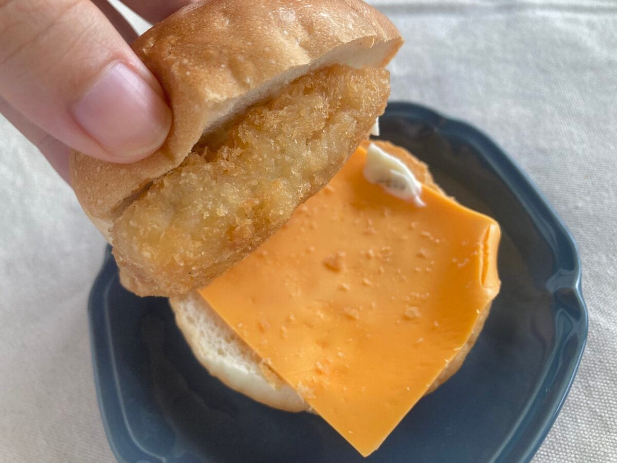 王道シンプルの丁寧な美味しさ【ファミマ】タルタルフィッシュバーガー