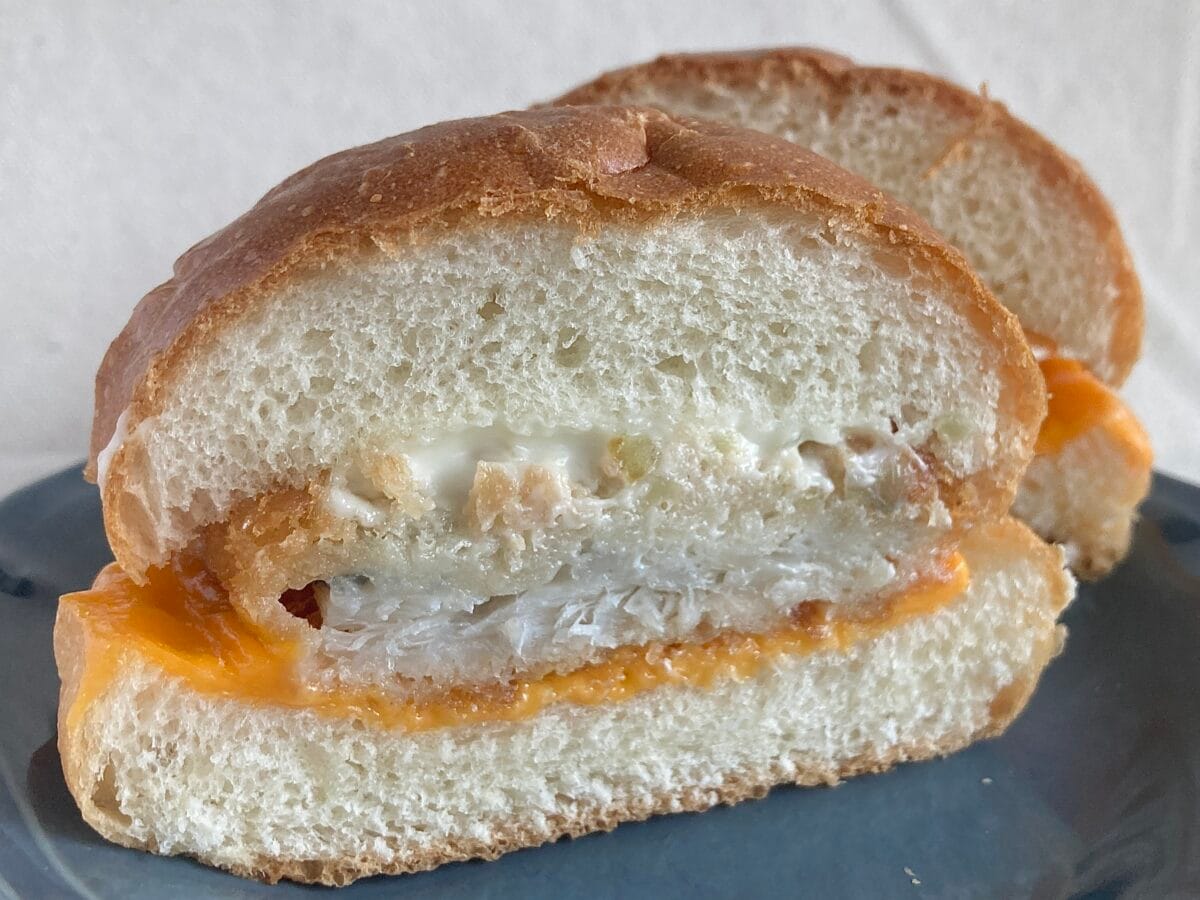 王道シンプルの丁寧な美味しさ【ファミマ】タルタルフィッシュバーガー