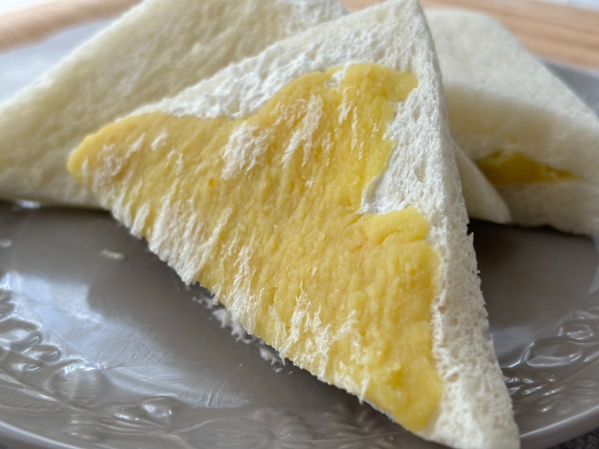 甘さと酸味のバランスが絶妙【ファミマ】紅はるかのスイートポテトサンド