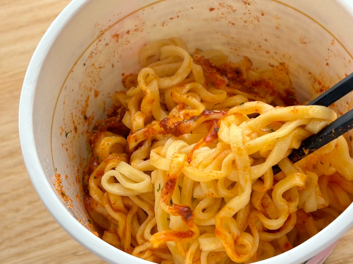 辛いのにクリーミーなのがたまらん♡【日清】韓国風焼きそばのカップ麺