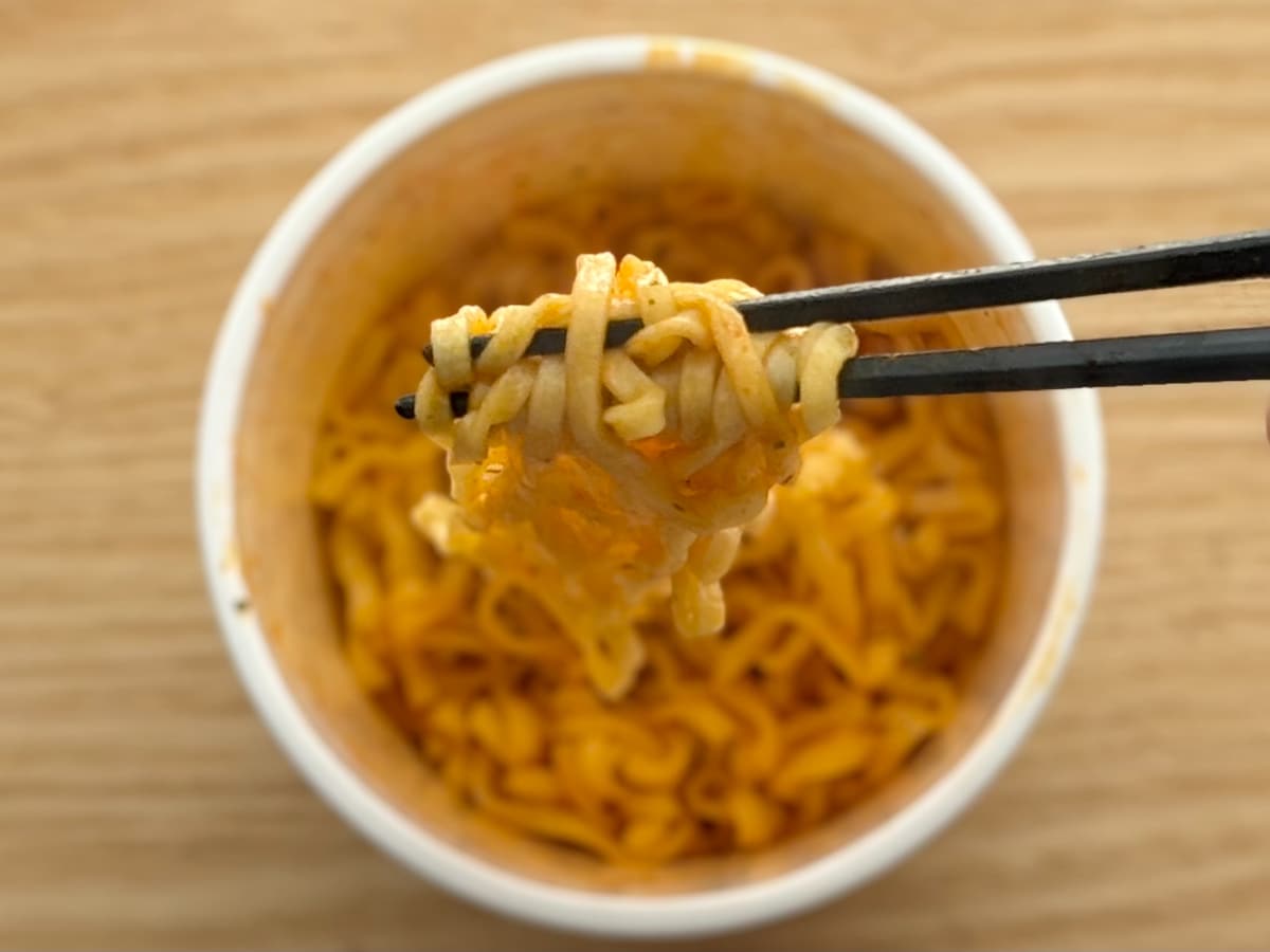 辛いのにクリーミーなのがたまらん♡【日清】韓国風焼きそばのカップ麺