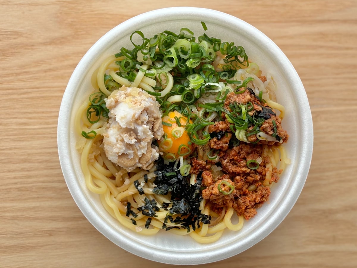 背脂ニンニクマシマシでうますぎっ!!【ファミマ】パンチ抜群の背徳飯