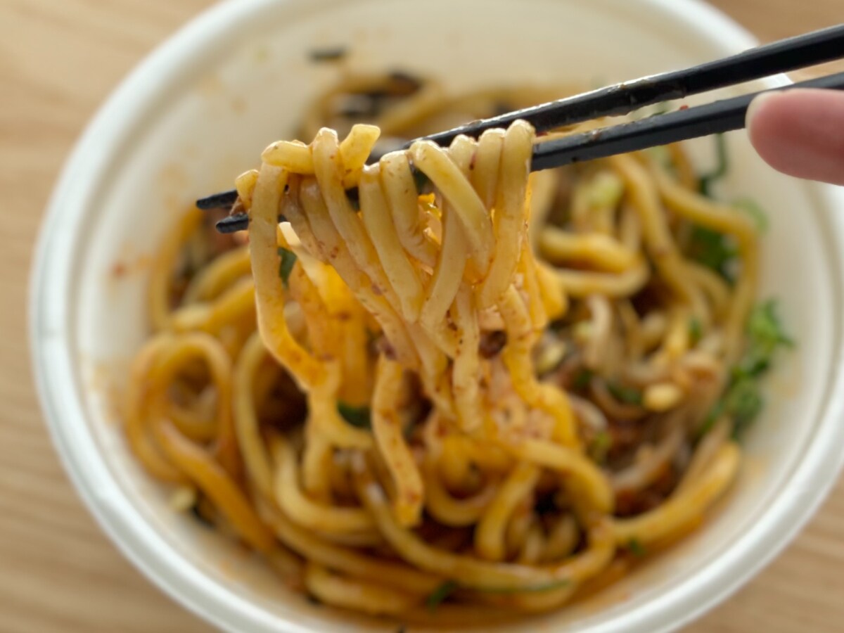 背脂ニンニクマシマシでうますぎっ!!【ファミマ】パンチ抜群の背徳飯