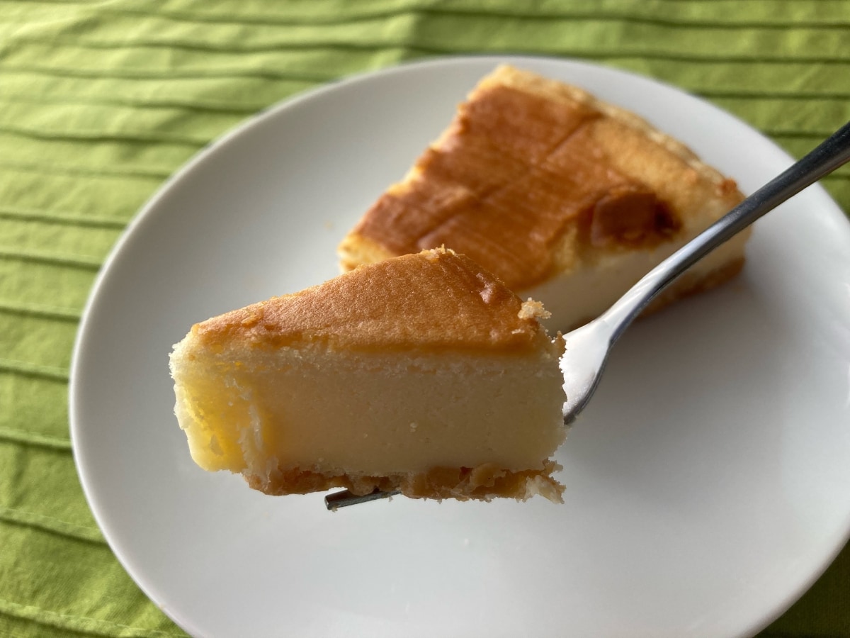 「シンプルな味わいがいい!」【セブン】かじるチーズケーキ