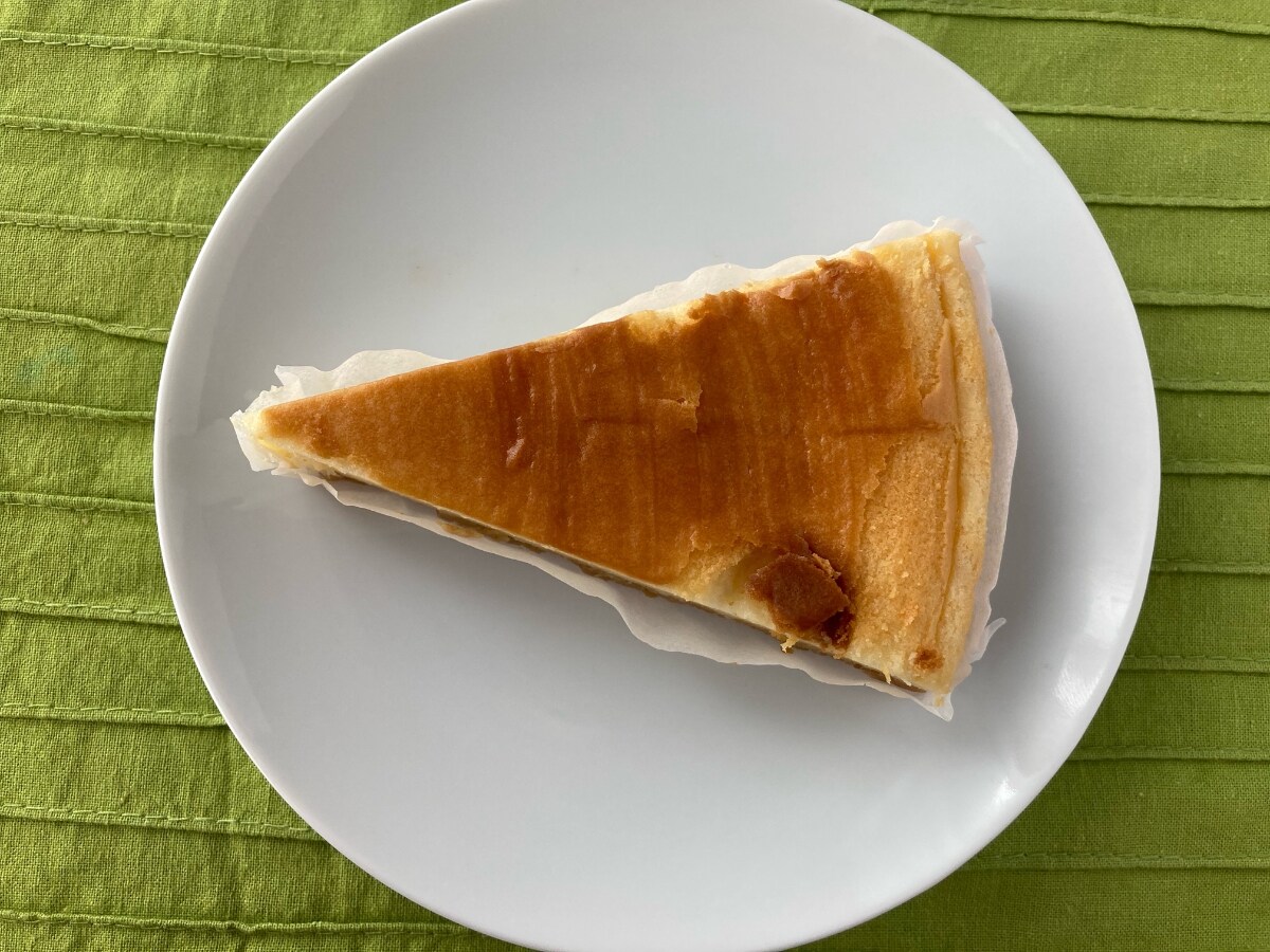 「シンプルな味わいがいい!」【セブン】かじるチーズケーキ
