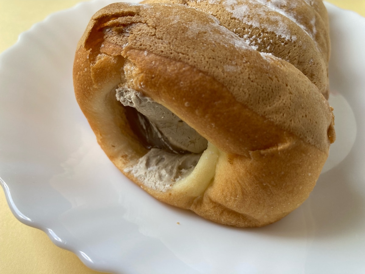 「濃厚なマロンクリームが美味しい」【ローソン】マロンコロネ 粒入りマロンクリーム&マロンホイップ