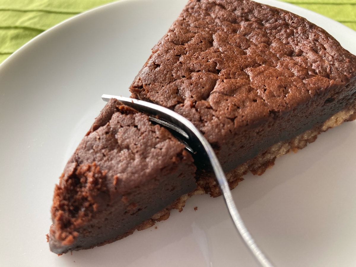 「しっとり食感と程よい甘さ」【セブン】かじるガトーショコラ