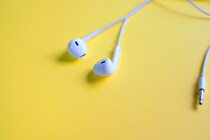 【今日は何の日】11月18日は「いいイヤホン・ヘッドホンの日」