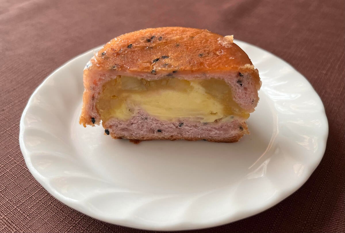 外はカリカリで中はしっとり!【ファミマ】秋を感じるおいものクイニーアマンが登場