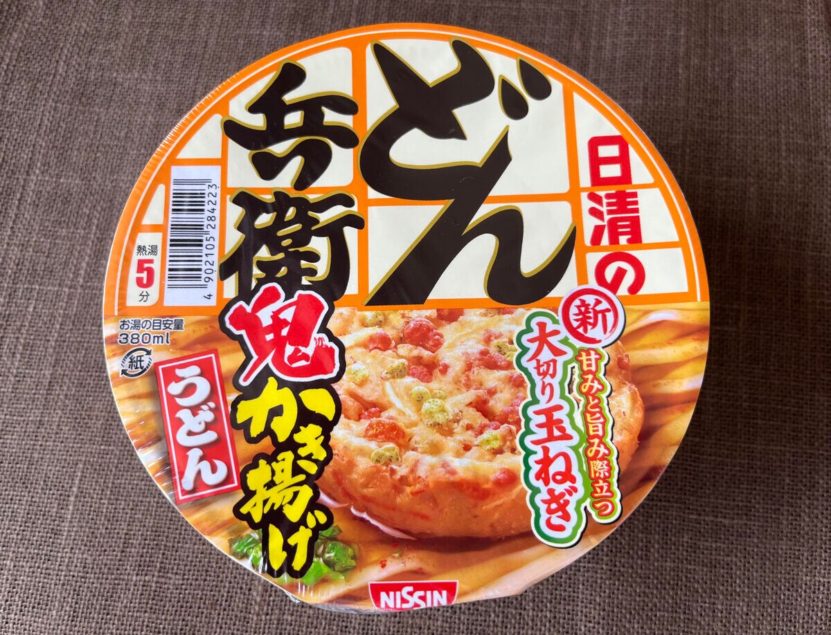 玉ねぎの甘みが際立つ！【日清】大きなかき揚げがのったどん兵衛の新商品が登場