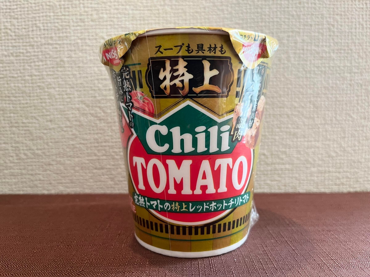 ピリ辛で美味しい【日清】ハーブを使用した謎肉が特徴!特上チリトマトヌードルが登場