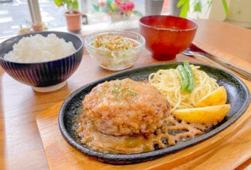 【飯塚】地元民に愛されている筑穗庁舎ふれあいCafeの筑穂牛ハンバーグ