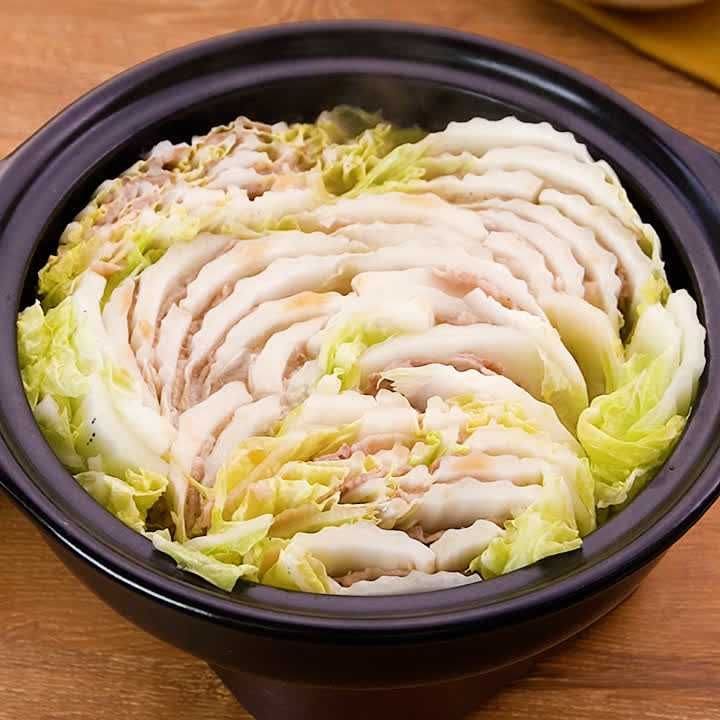 とろける白菜のおいしさ♪豚バラと白菜の塩ミルフィーユ鍋