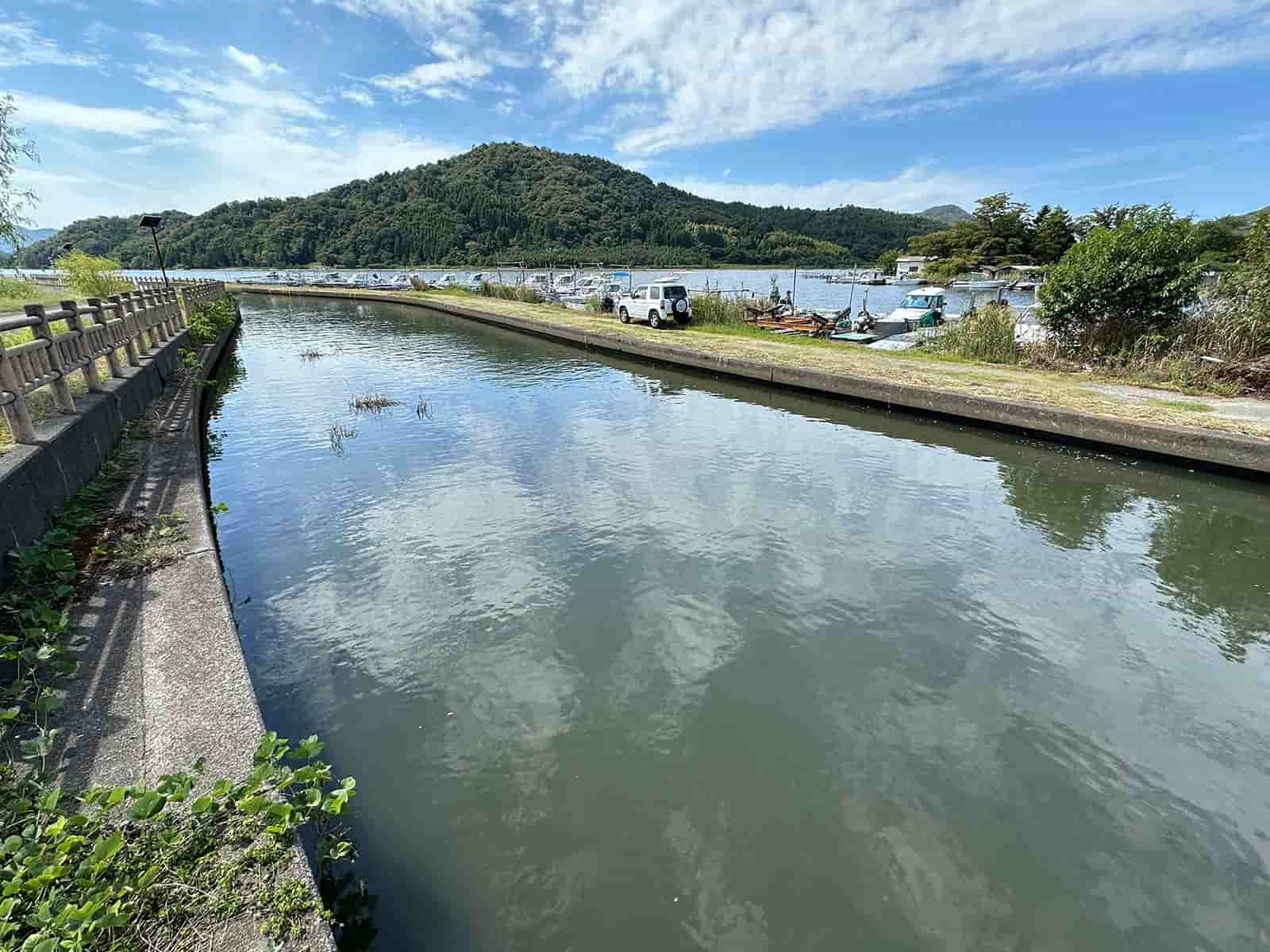 専用竹竿&投げ釣りでハゼの爆釣を味わう【三方五湖】