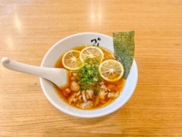 【飯塚】筑豊にいち早く非豚骨ラーメンを取り込んだお店。麺屋ゆぶきの地鶏カボスらーめん