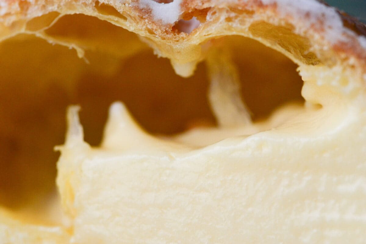 あの人気メロンパンがシュークリームに！【ローソン】新感覚の新商品発売