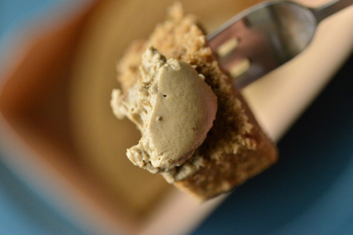 さっぱりとした味わいで朝食にもOK!【ローソン】ほうじ茶バウムケーキ