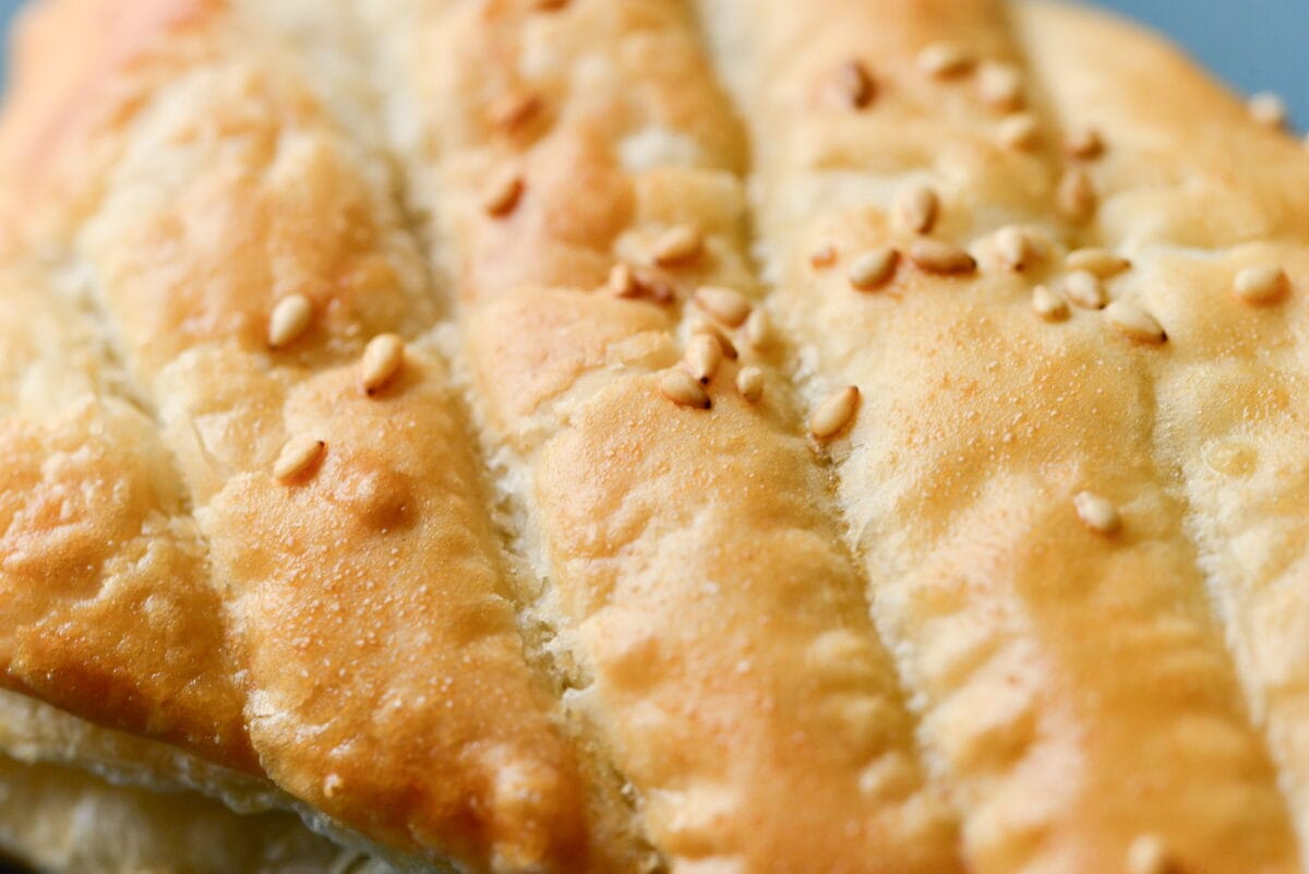 「めちゃうま」「合う~」SNSで高評価!【ミスド】台湾ごま団子風パイ