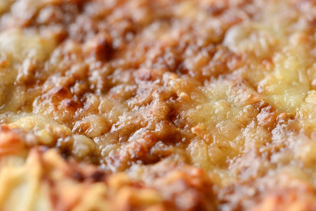 片手でおいしい!満足!【ミスド】人気のピザッタ新作は台湾風ルーロー