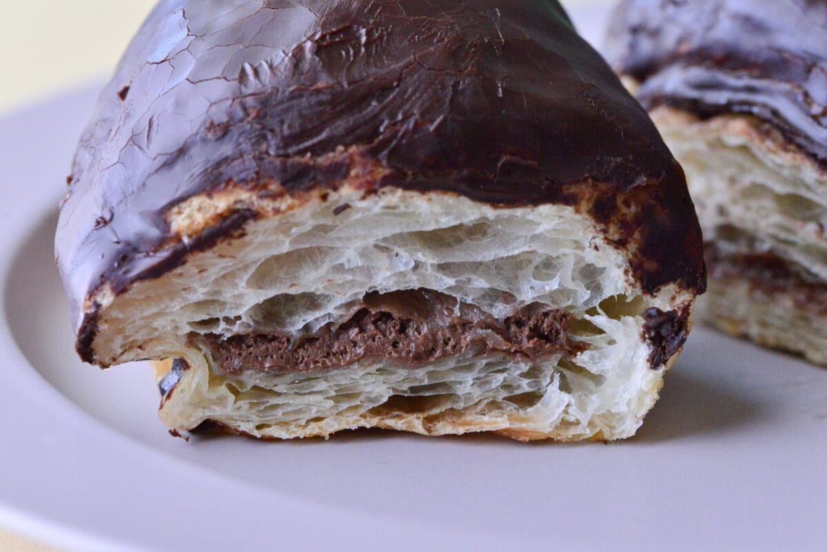 たっぷりチョコ！なのに軽やか【ローソン】生ふわもちパンのチョコ味登場