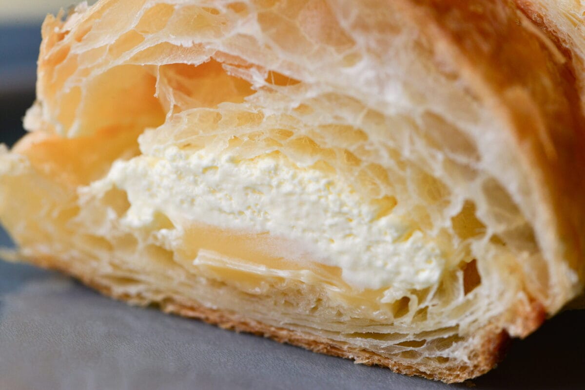 ふわじゅわでおいしい【ファミマ】人気の生クロワッサンに新しい味が登場