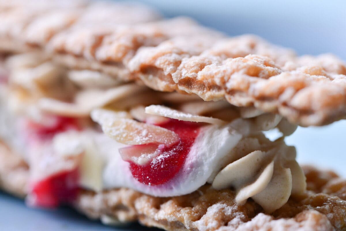 驚くほどサクサク！【ファミマ】256層のマロンミルフィーユ登場