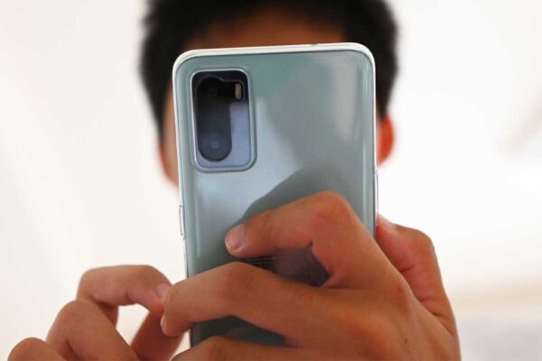 「中古スマホ」いくらで売れる？ 人気機種 TOP10 発表！ 1～10位まで「iPhone」が独占？