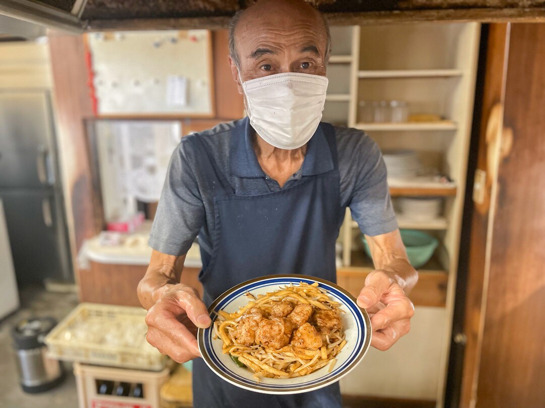 津山ご当地グルメ「ホルモンうどん」を堪能。ミシュランにも掲載、創業140年以上の老舗食堂｜岡山県津山市