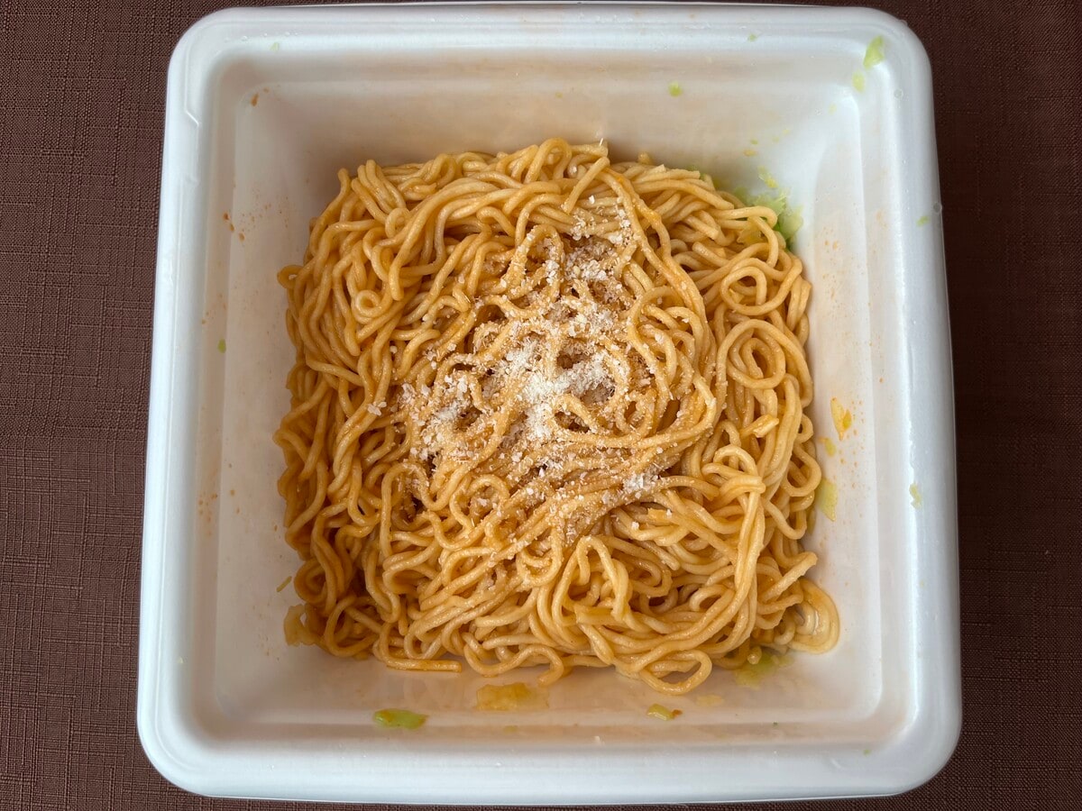 ボリューム満点!【日清】トマト&チーズピザ味の焼そばU.F.O.が新登場