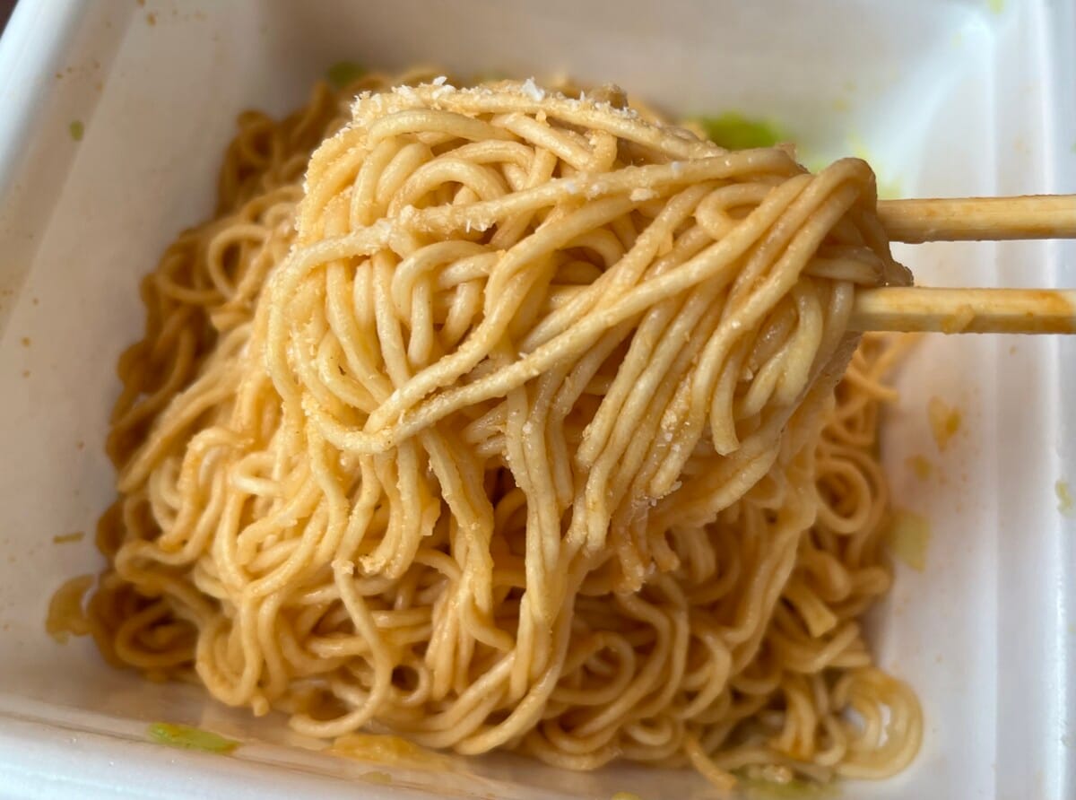 ボリューム満点！【日清】トマト＆チーズピザ味の焼そばＵ．Ｆ．Ｏ．が新登場