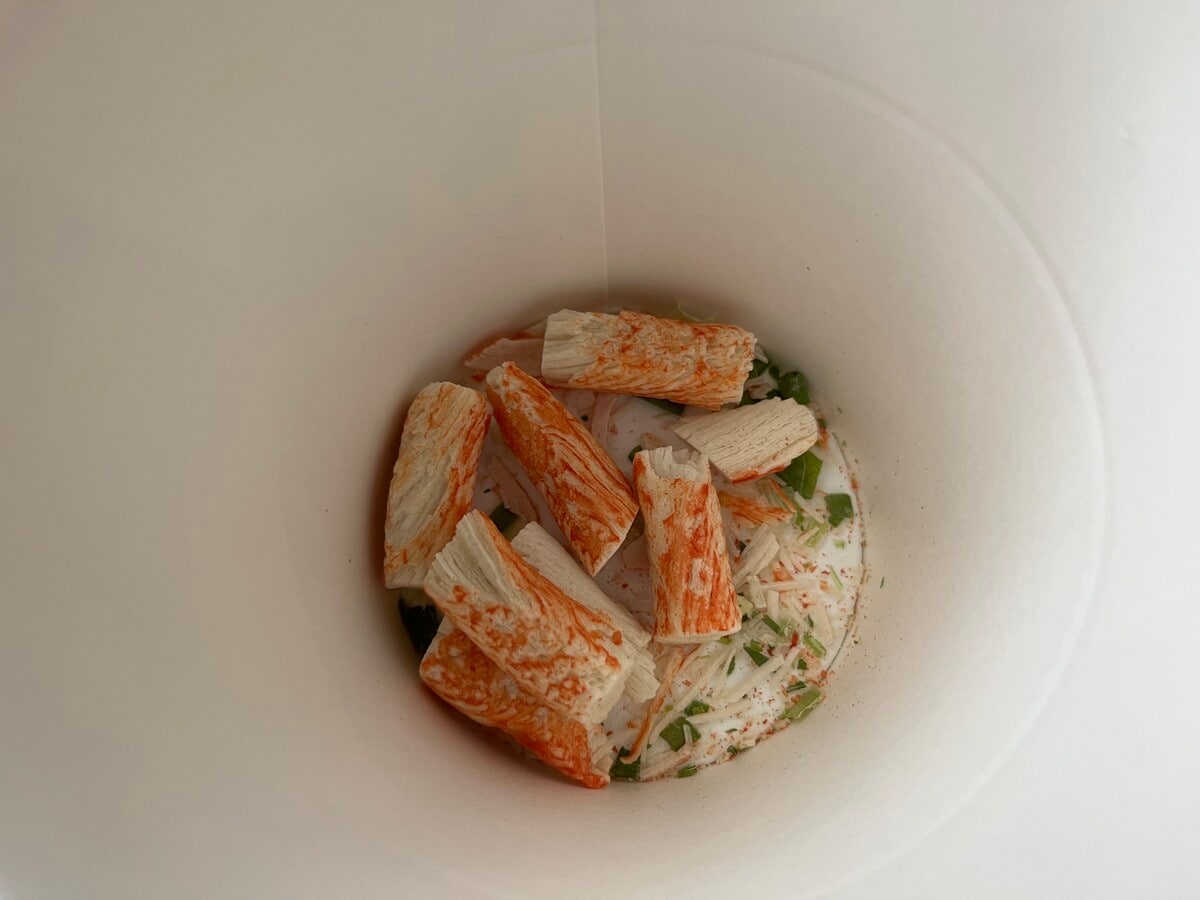 本物のカニを食べている感覚！【ファミマ】カネテツの「ほぼカニ®」を使用したみそ汁 が登場！
