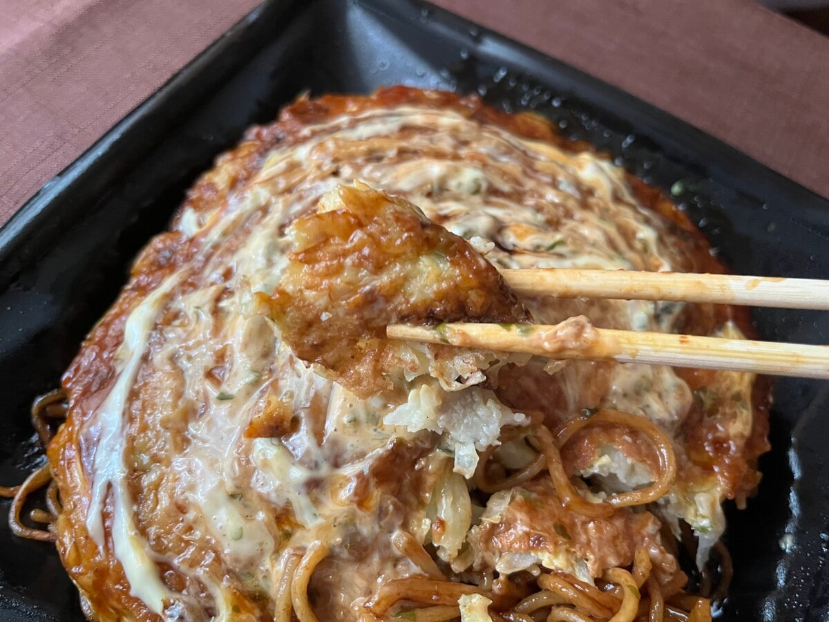 名店の味をコンビニで!【ローソン】きじ監修の豚玉&焼そばが登場!