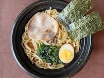 麺も具材も本格的！【ローソン】家系総本山吉村家監修のラーメンが登場！