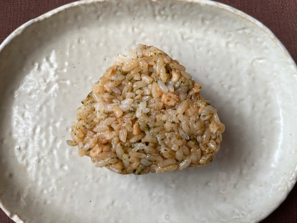 あの大人気商品が帰ってきた！【ローソン】シンプルなのにやみつきになる「悪魔のおにぎり」