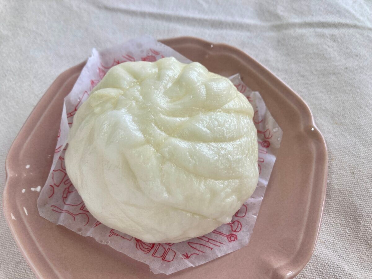 再現度高っ！【ファミマ】大注目コラボ モス×ファミマ第3弾はチリドッグ