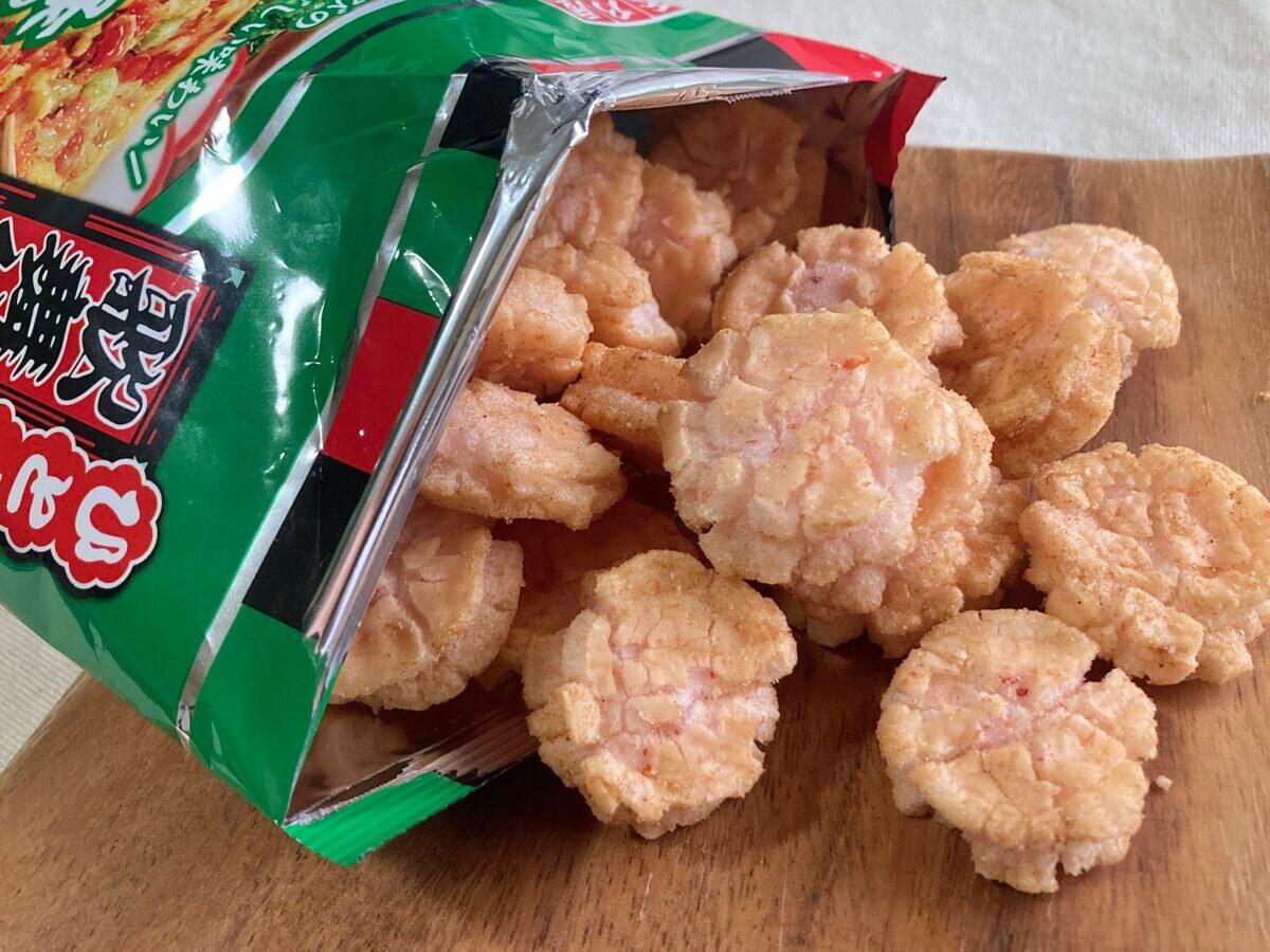 小えびの香ばしさが新しい!【セブン】ひとくち歌舞伎揚げ×緑のたぬき